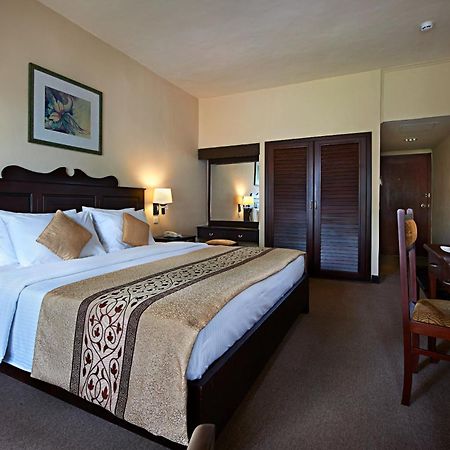 Berjaya Hotel Colombo Dehiwala-Mount Lavinia Buitenkant foto