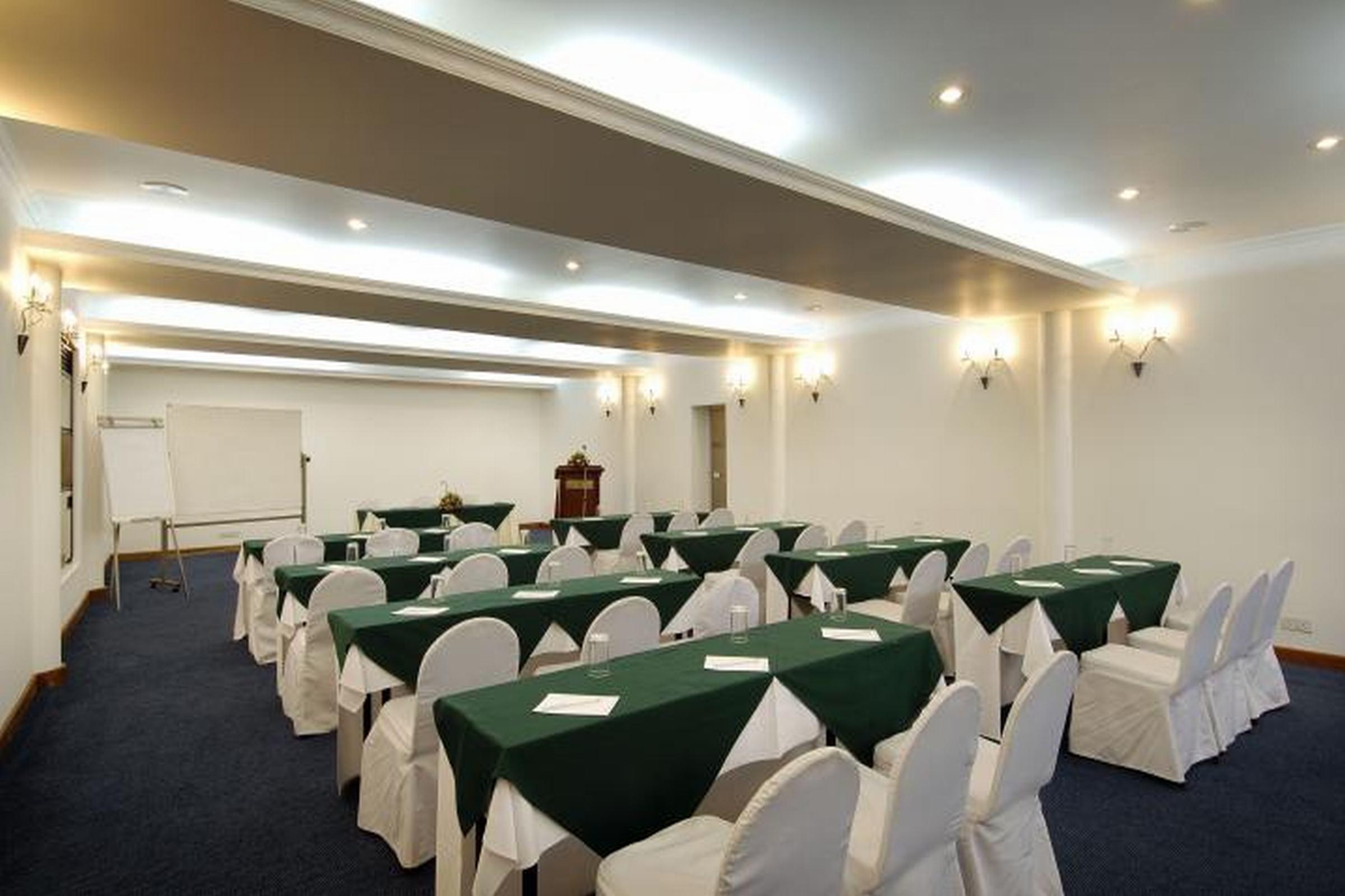 Berjaya Hotel Colombo Dehiwala-Mount Lavinia Buitenkant foto
