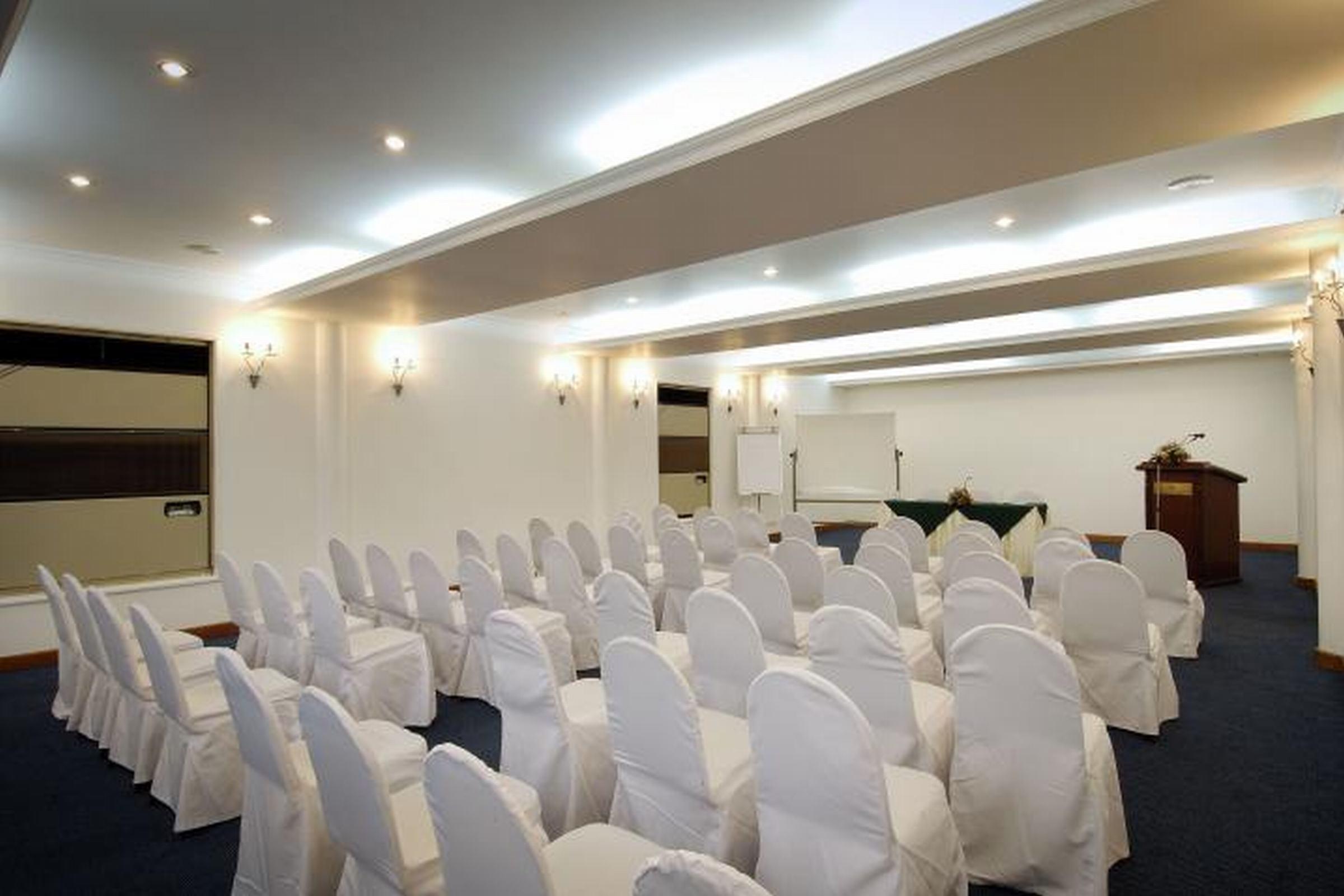 Berjaya Hotel Colombo Dehiwala-Mount Lavinia Buitenkant foto