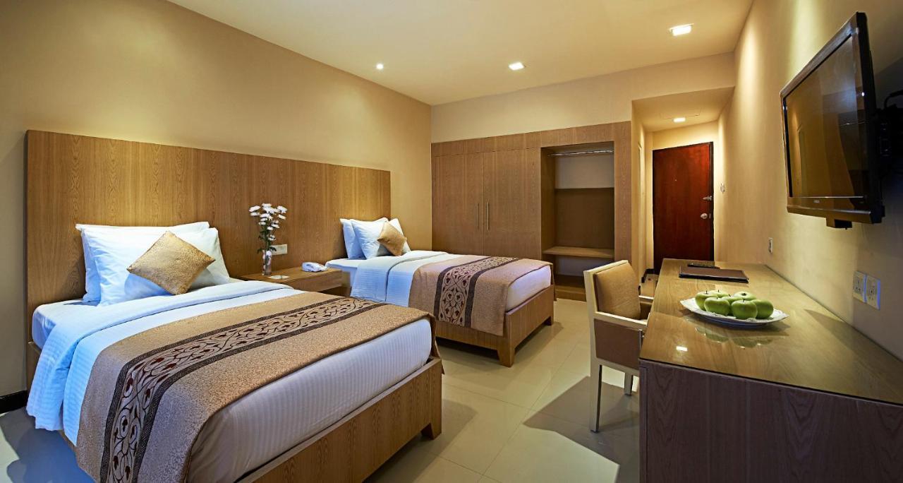 Berjaya Hotel Colombo Dehiwala-Mount Lavinia Buitenkant foto