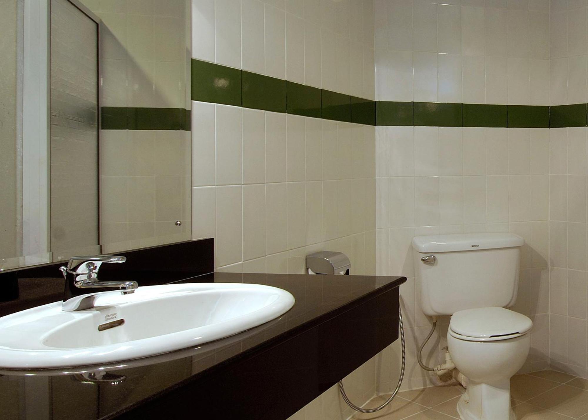 Berjaya Hotel Colombo Dehiwala-Mount Lavinia Buitenkant foto
