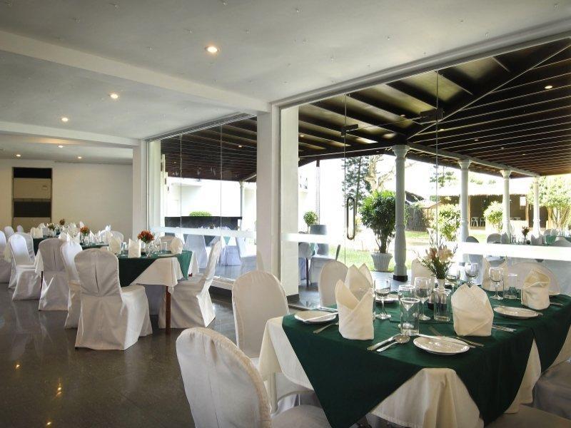 Berjaya Hotel Colombo Dehiwala-Mount Lavinia Buitenkant foto