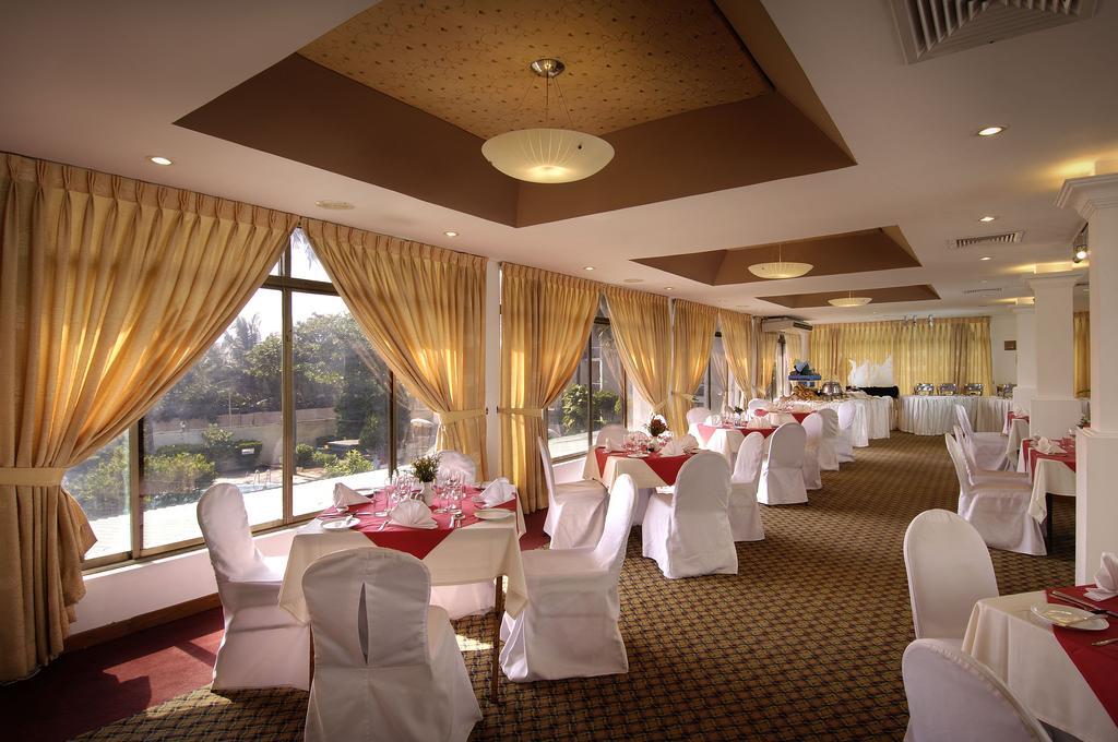 Berjaya Hotel Colombo Dehiwala-Mount Lavinia Buitenkant foto