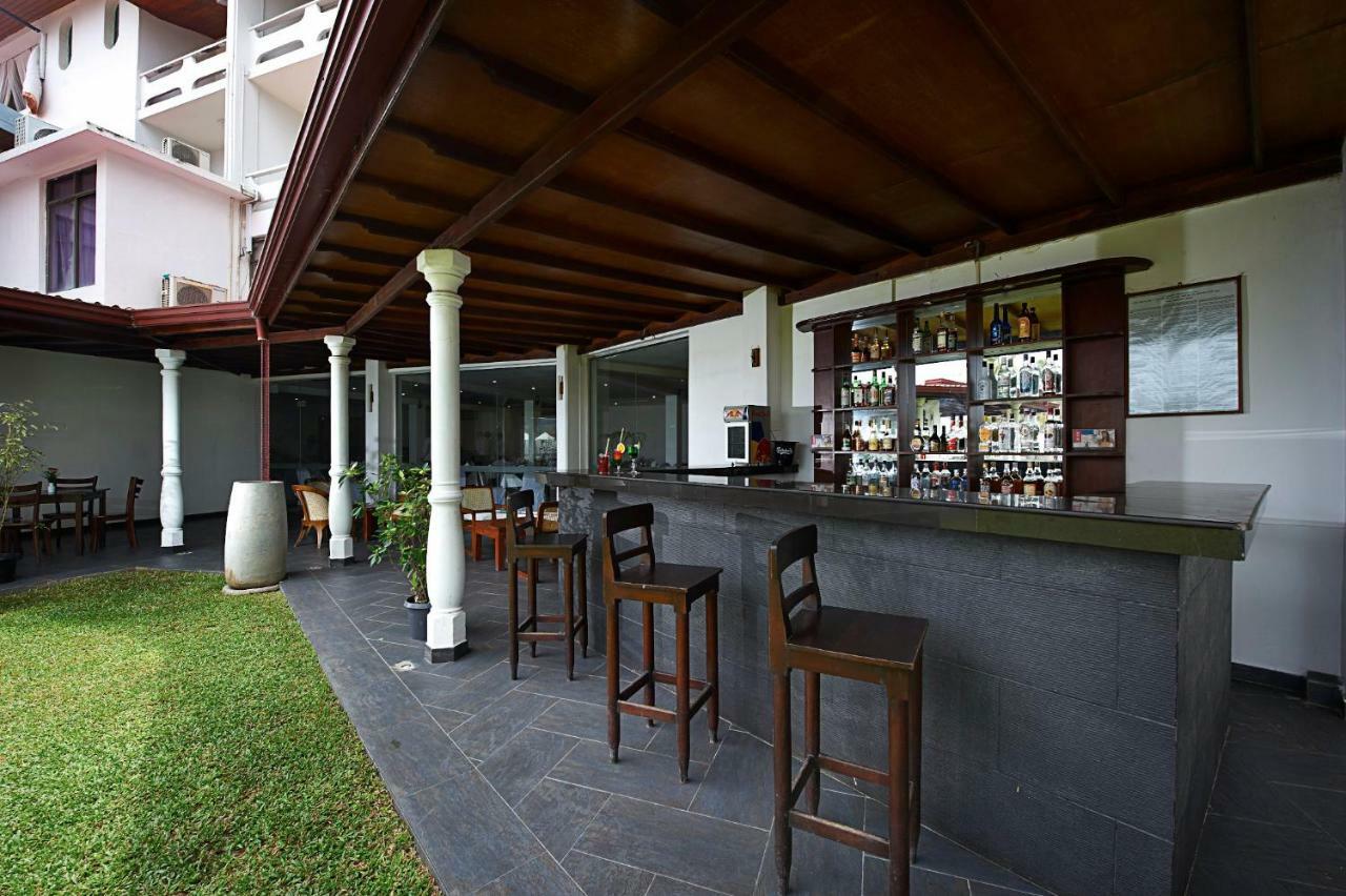 Berjaya Hotel Colombo Dehiwala-Mount Lavinia Buitenkant foto