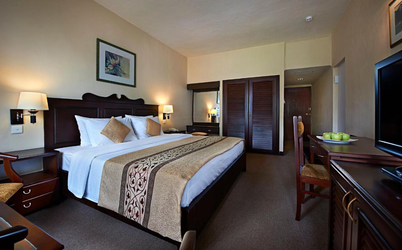 Berjaya Hotel Colombo Dehiwala-Mount Lavinia Buitenkant foto